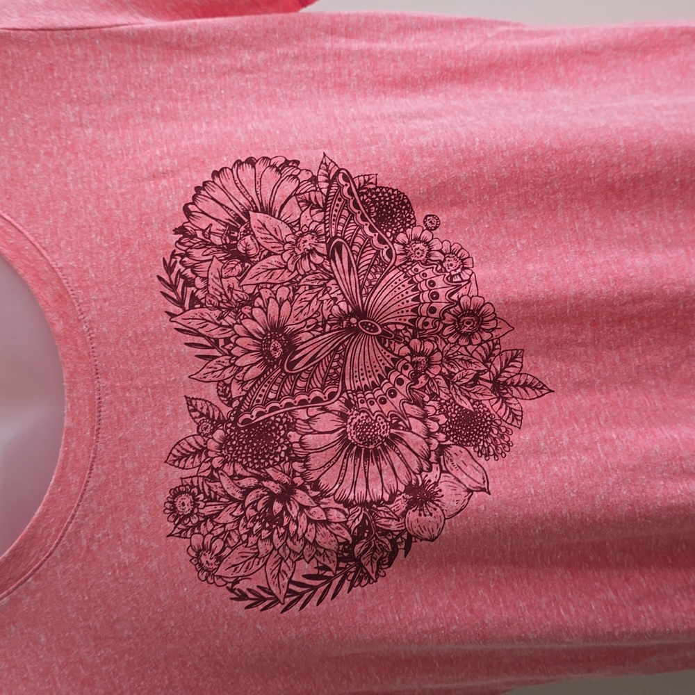 St. John's Bay Pink T-shirt Size‎ Medium